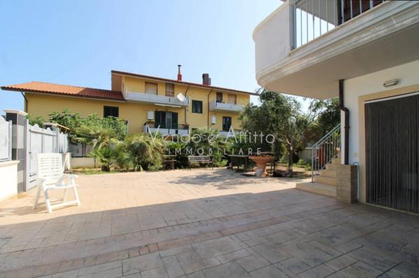 Villa a schiera in Viale Alberto De Agostini, Montenero di Bisaccia — foto 3 di 5