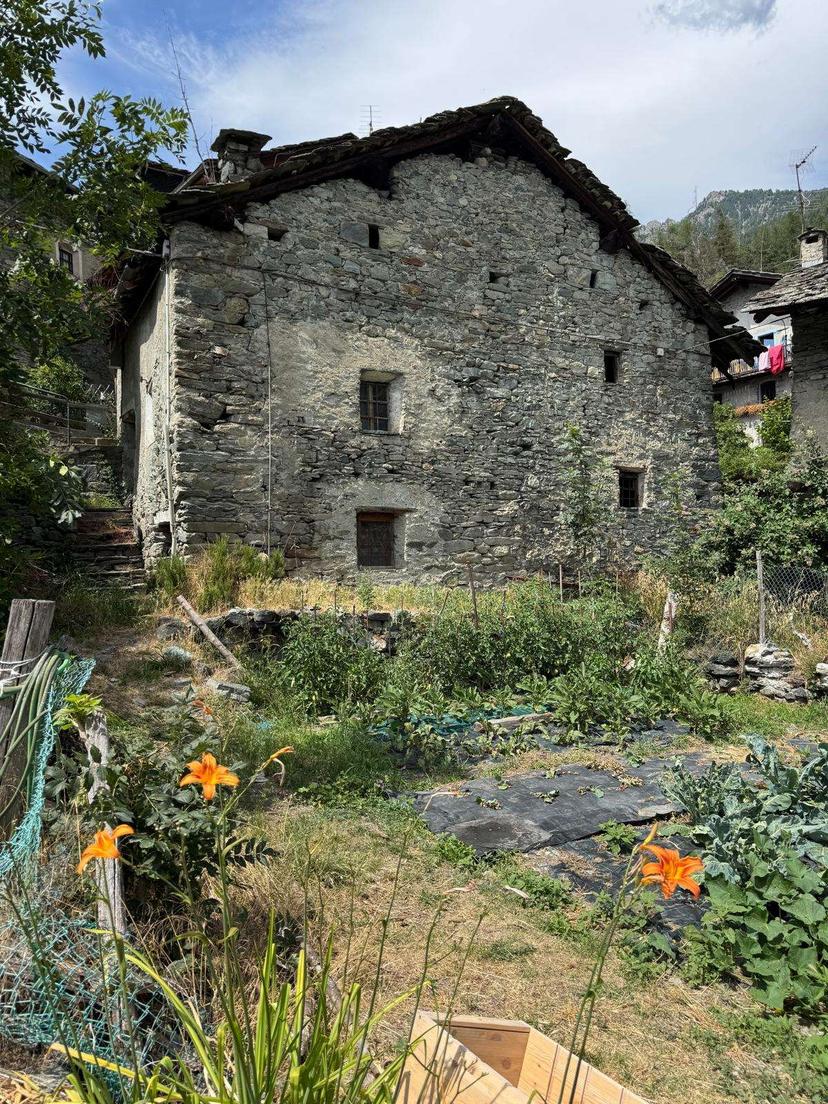 Rustico in Frazione Grun, Saint-Vincent — foto 2 di 3
