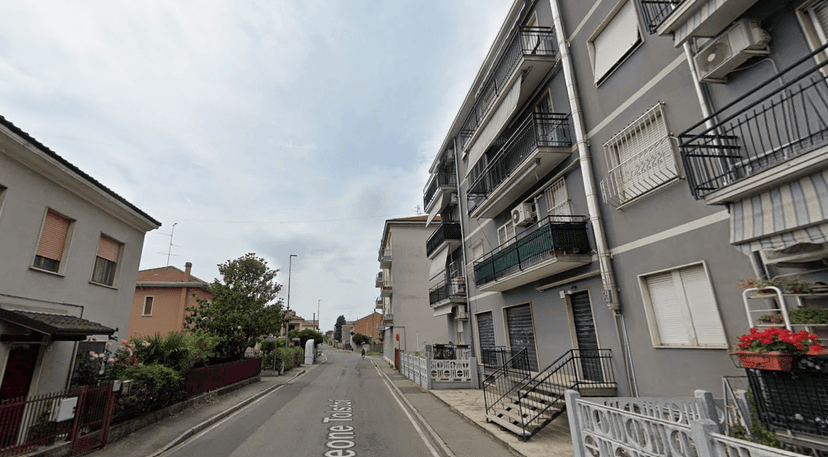 Stanza in appartamento in Via Ciro Menotti, Limbiate — foto 2 di 4