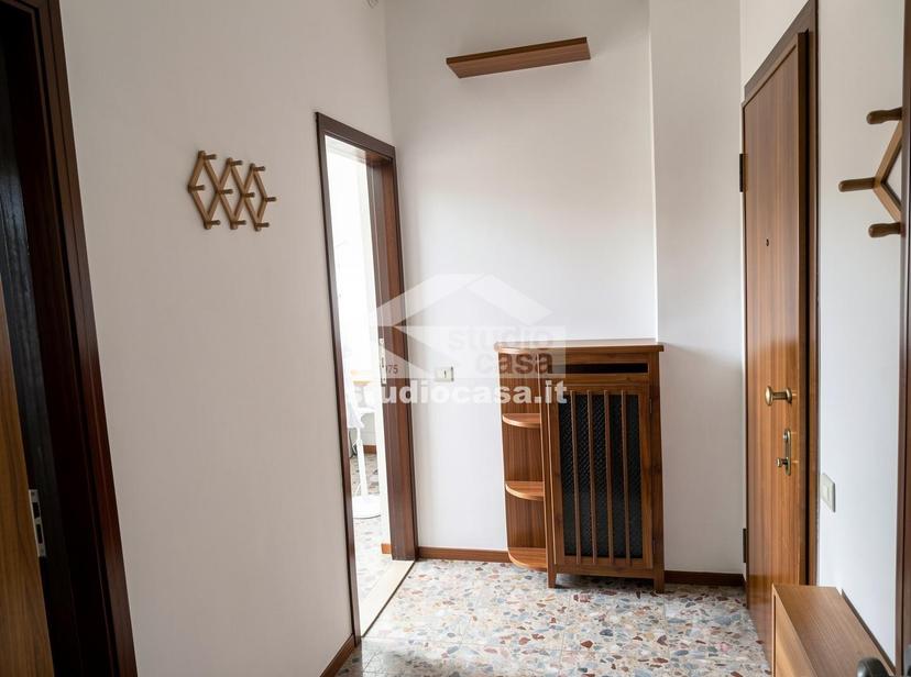 Bilocale in Viale Trieste, Azzano San Paolo