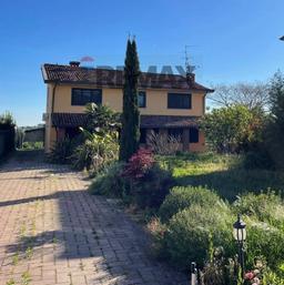 Villa in Via Giuseppe Mazzini 27, Casanova Lonati