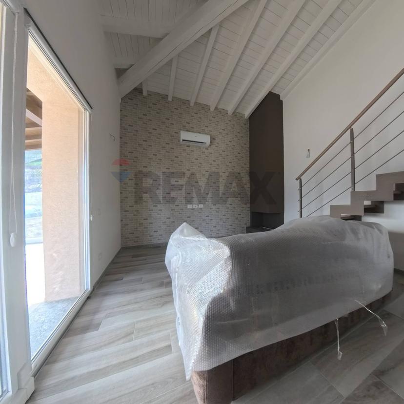 Monolocale in Via Ponte Tresa 28, Cadegliano-Viconago — foto 3 di 5