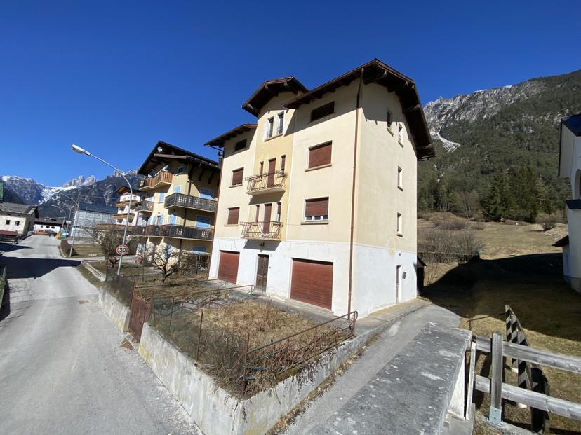 Casa indipendente in Piazza Regina Pacis,1, Auronzo di Cadore — foto 2 di 5