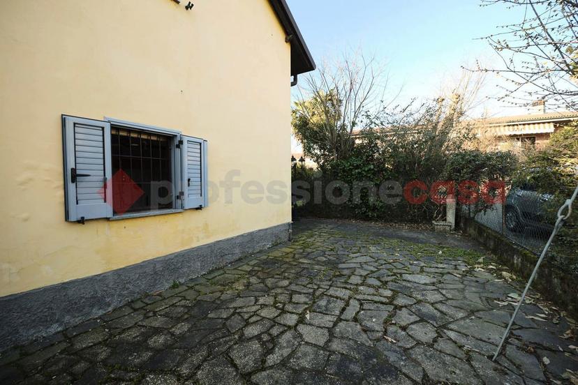 Bilocale in Via Giuseppe Mazzini  12, Giussago — foto 3 di 5