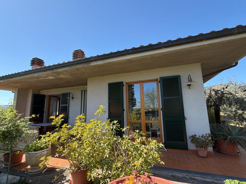 Villa, Chianni — foto 2 di 5