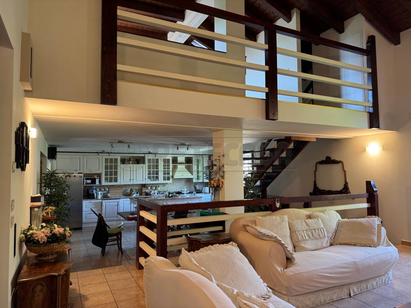 Villa in Via Carelli, Crespiatica