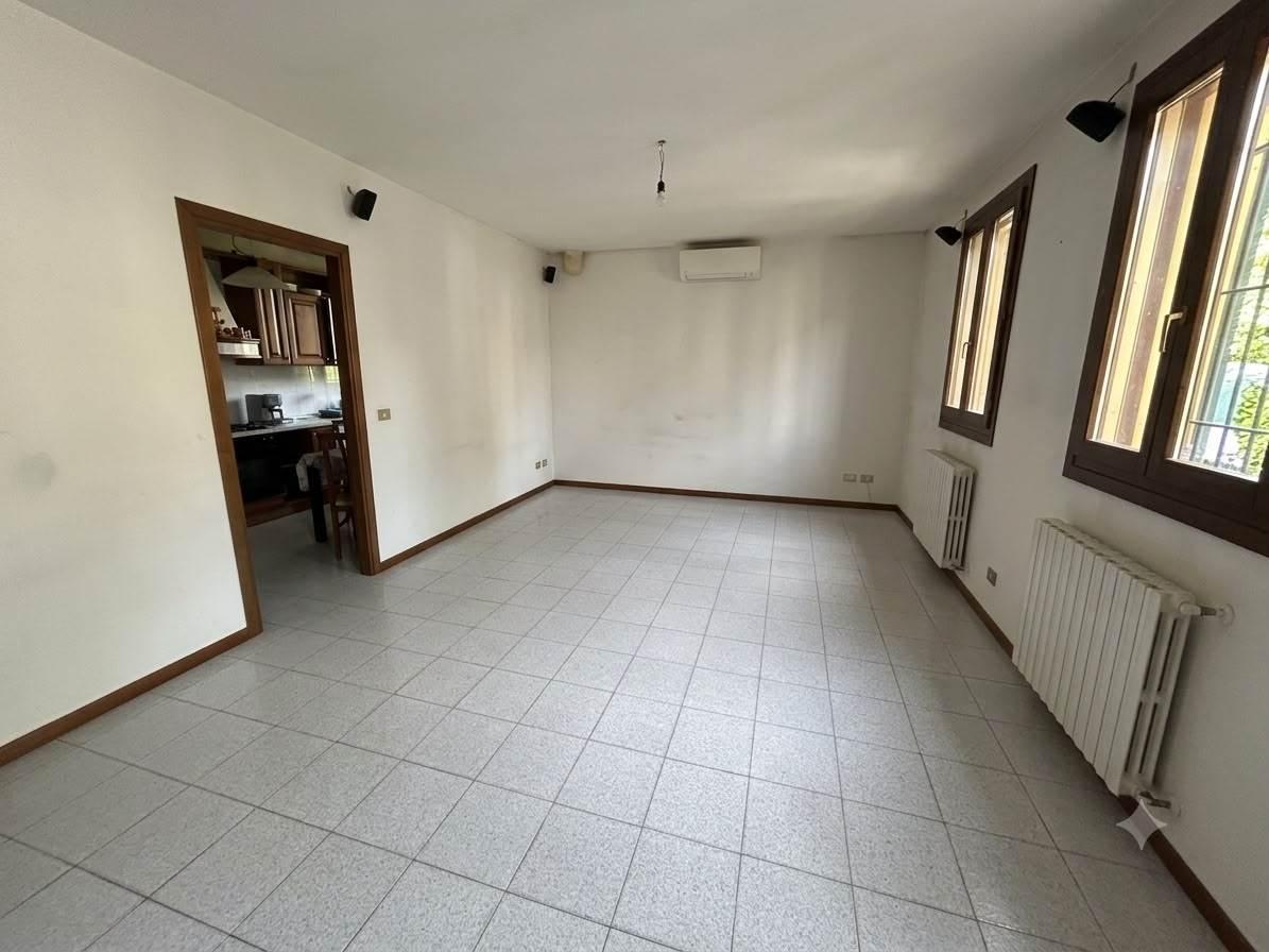 Casa indipendente in Via Imperiale, San Felice sul Panaro