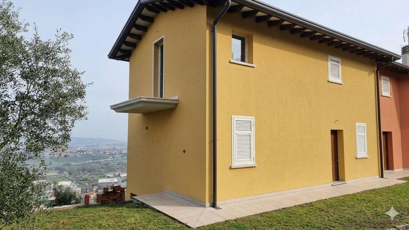 Villa a schiera, Aulla — foto 3 di 5