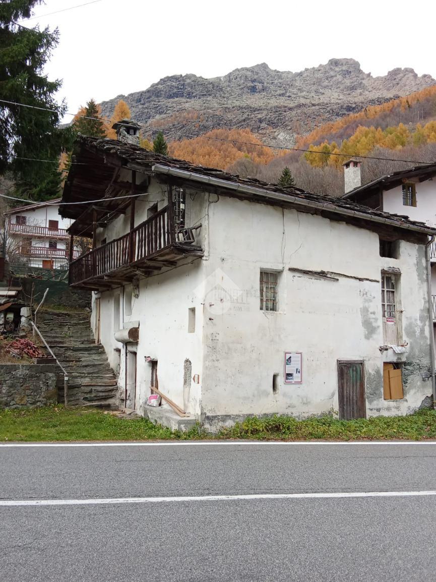 Rustico in Via Molette, Balme