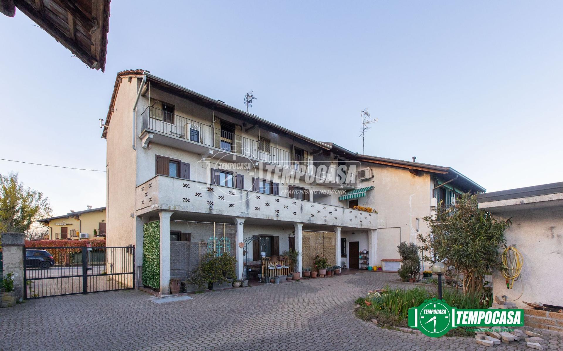 Casa indipendente in Via Don Minzoni 77, Bellinzago Novarese