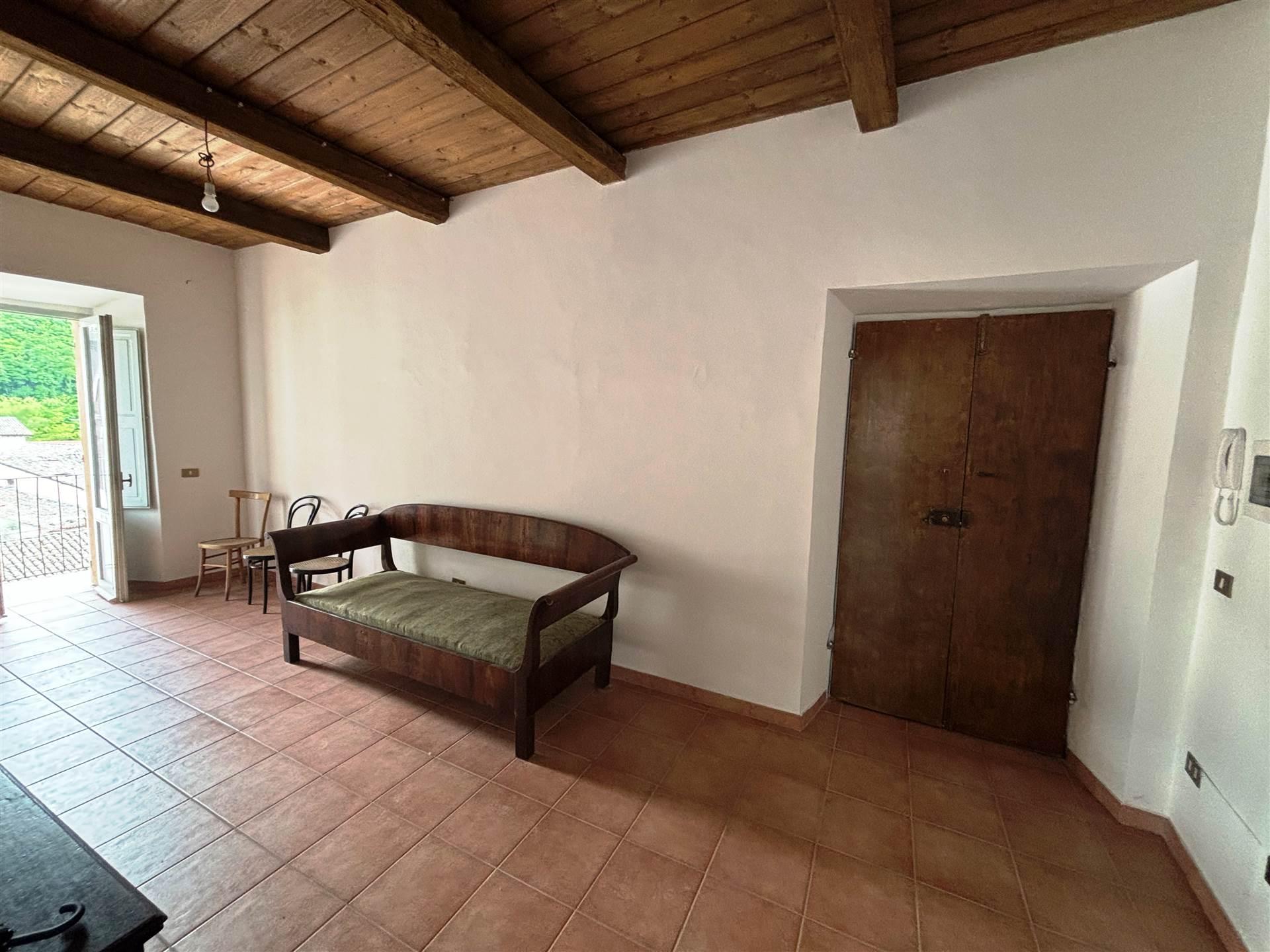 Appartamento, Esanatoglia