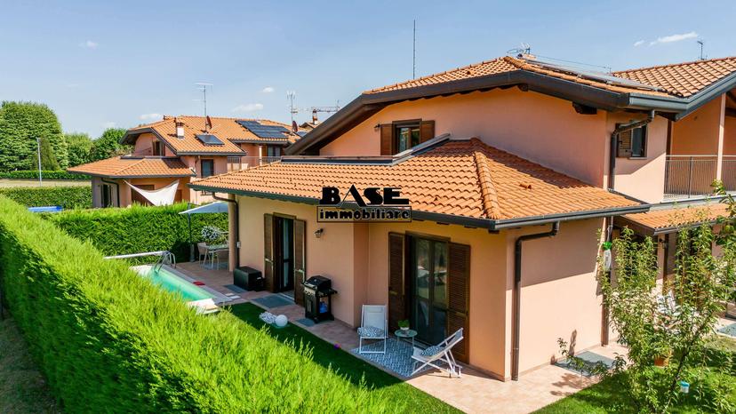Porzione di villa in Via J.F. Kennedy 4t, Cadorago — foto 2 di 5