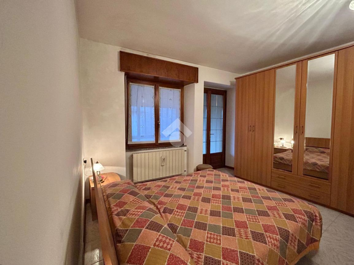 Trilocale in Via Castello 27, Solto Collina