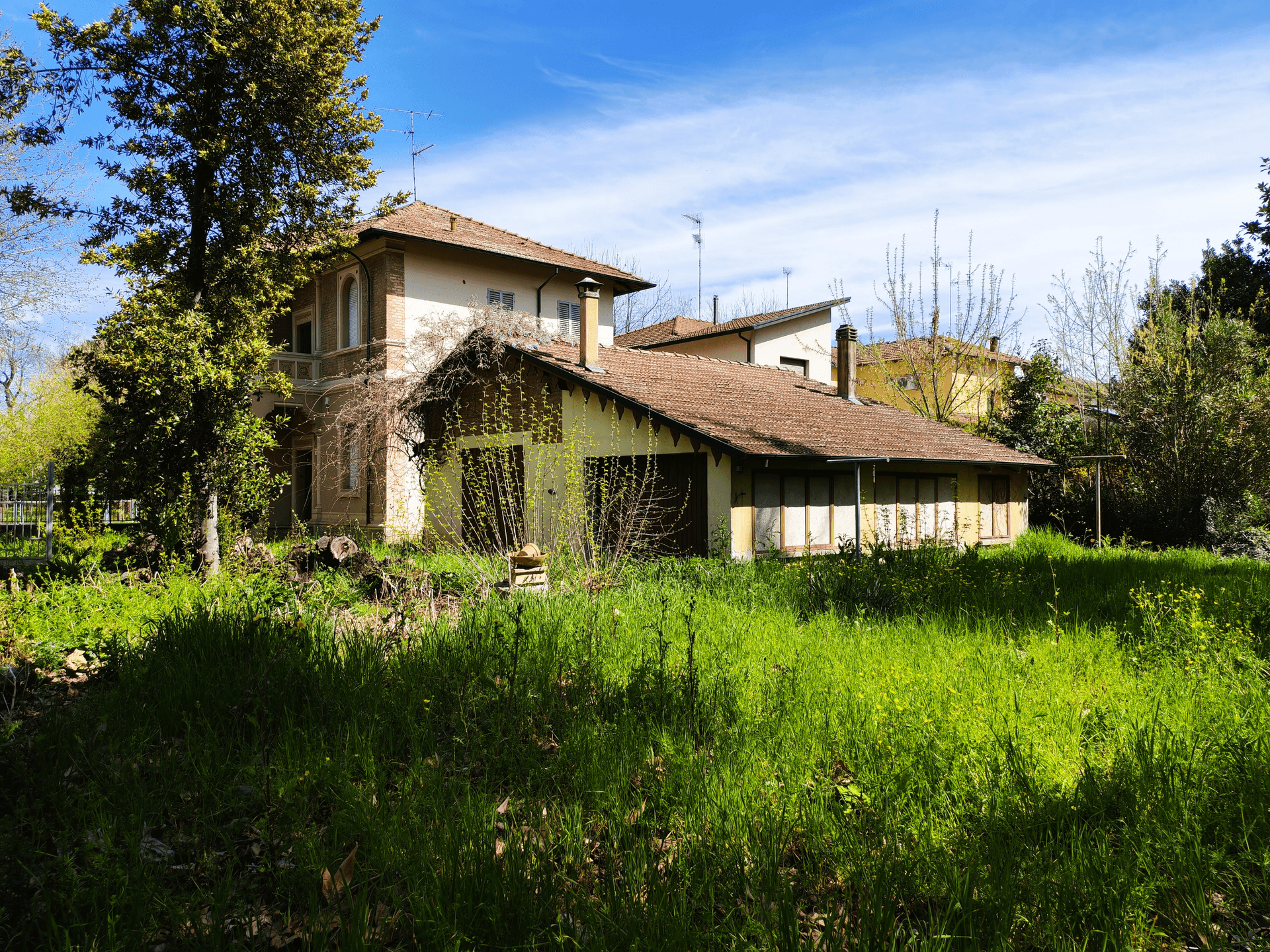 Villa unifamiliare in Viale della Resistenza 1, Massa Lombarda