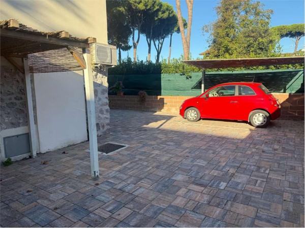 Terratetto unifamiliare in Piazza Fabrizio De Andrè, Montignoso