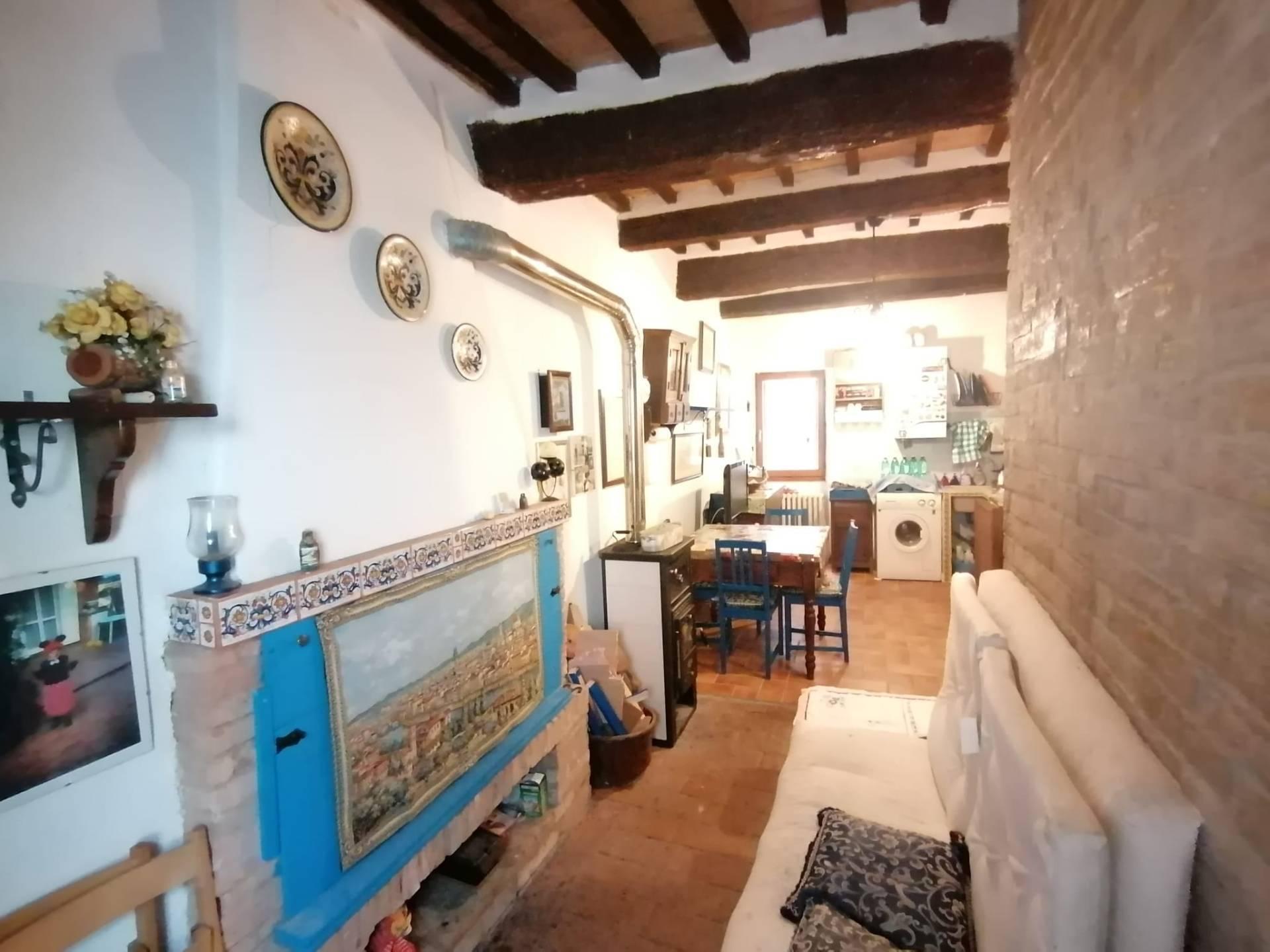 Casa indipendente in Via Duca degli Abruzzi 18, Collazzone