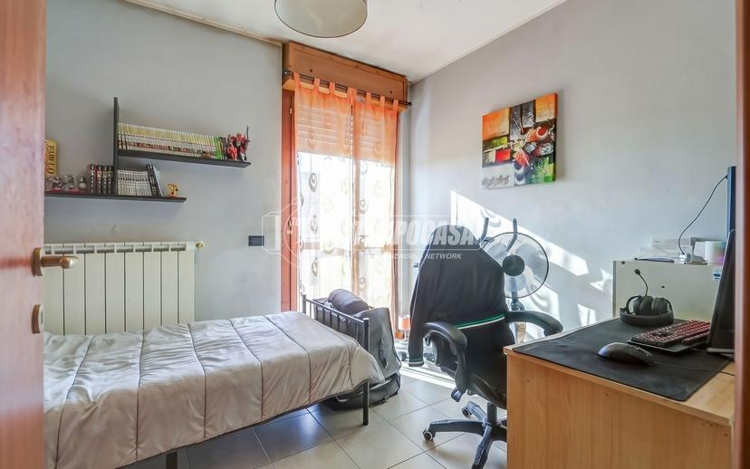 Trilocale in Via Sandro Pertini 16, Cardano al Campo — foto 2 di 5
