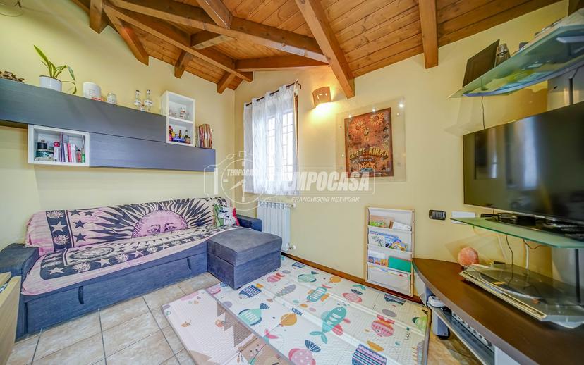 Bilocale in Via Falcone E Borsellino 20, Cardano al Campo — foto 5 di 5