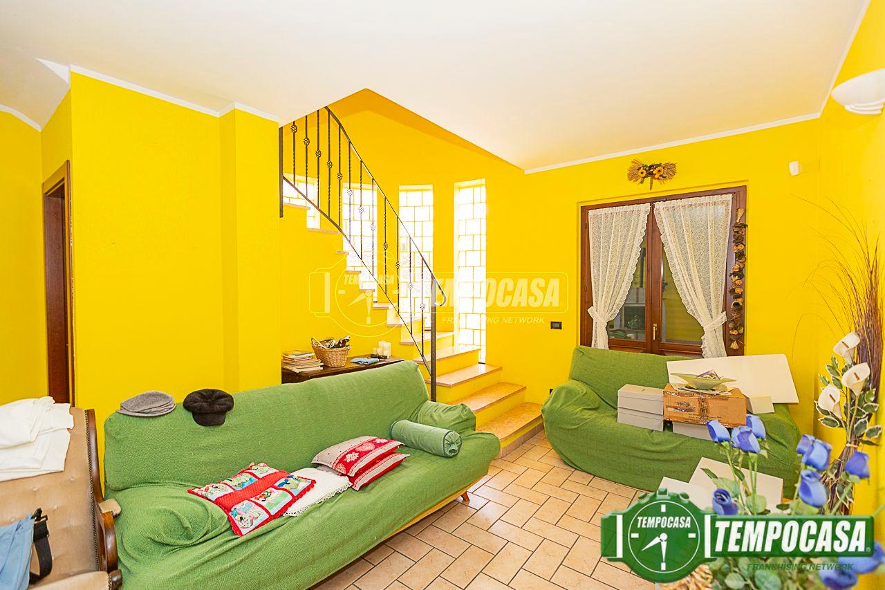 Villa a schiera in Via Cascina Malatera, Soresina