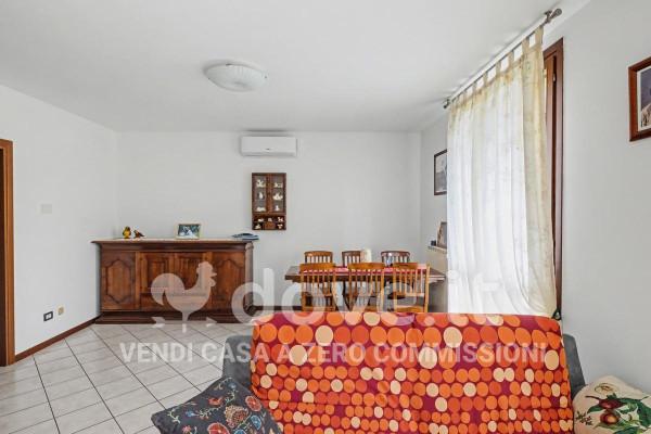 Villa in Via della Costituzione 143, Oleggio