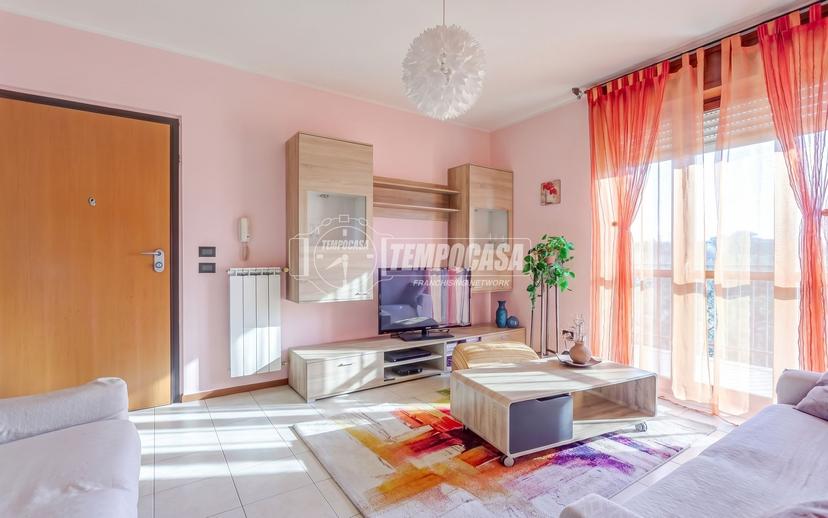 Trilocale in Via Sandro Pertini 16, Cardano al Campo — foto 4 di 5