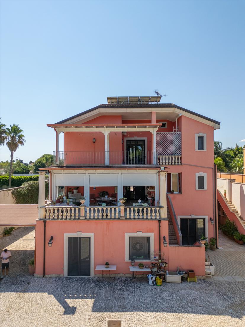 Villa in Via Rapolla 86, Lecce