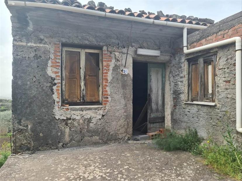 Casa indipendente in Loc. Passopisciaro, Castiglione di Sicilia — foto 4 di 5