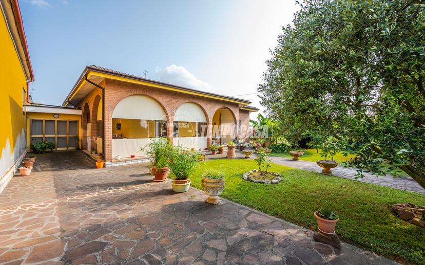 Casa indipendente, Concordia sulla Secchia — foto 2 di 5