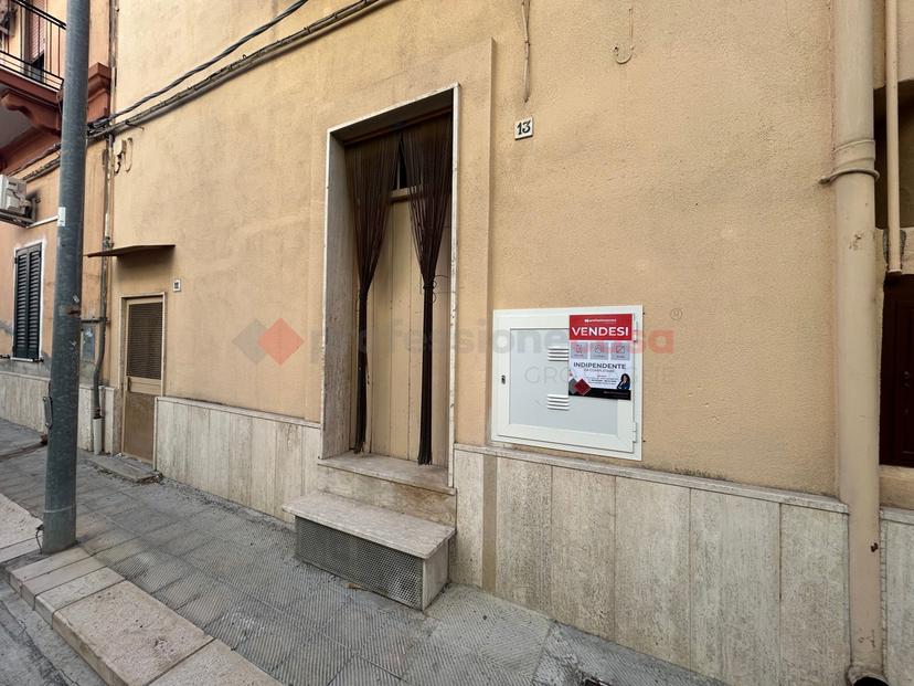 Casa indipendente in Via Lucania 11-13, Grottaglie — foto 3 di 5