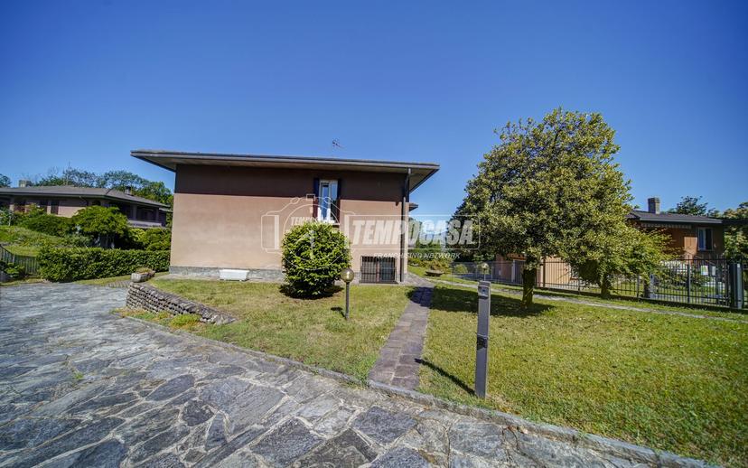 Villa in Via Valle Peschiera 24, Buguggiate — foto 4 di 5
