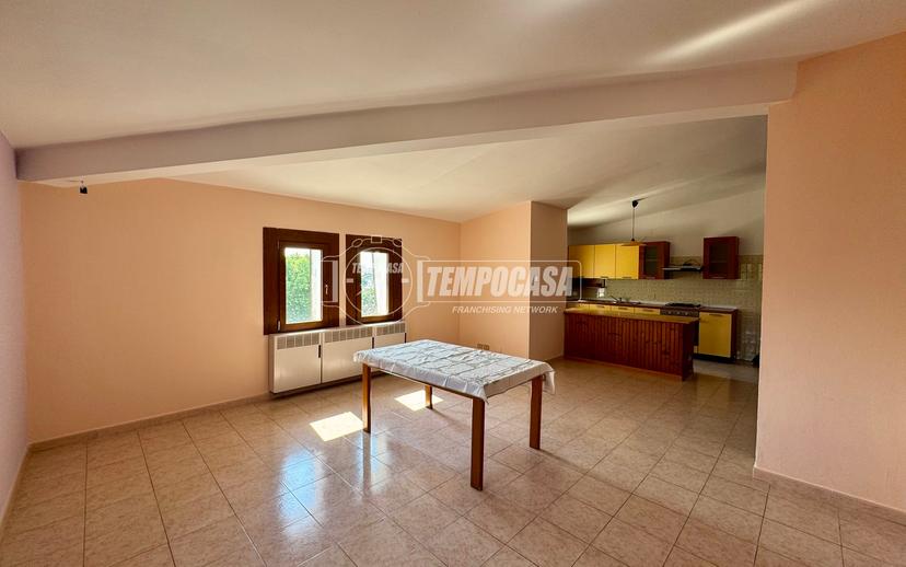 Quadrilocale in Piazza Avis 1, San Prospero — foto 3 di 5
