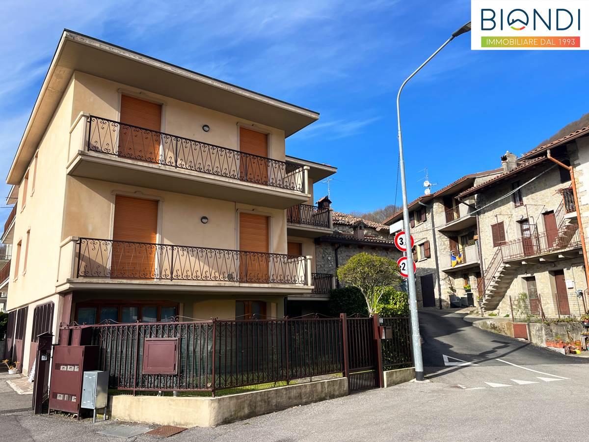 Villa in Via degli Alpini, Alzano Lombardo