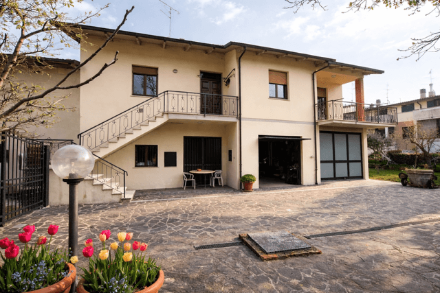 Casa indipendente in Località Staggiano, Arezzo — foto 2 di 5