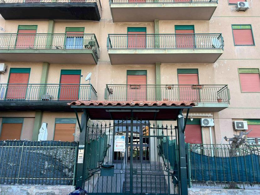 Quadrilocale in Piazza Giuseppe Bandi, Palermo