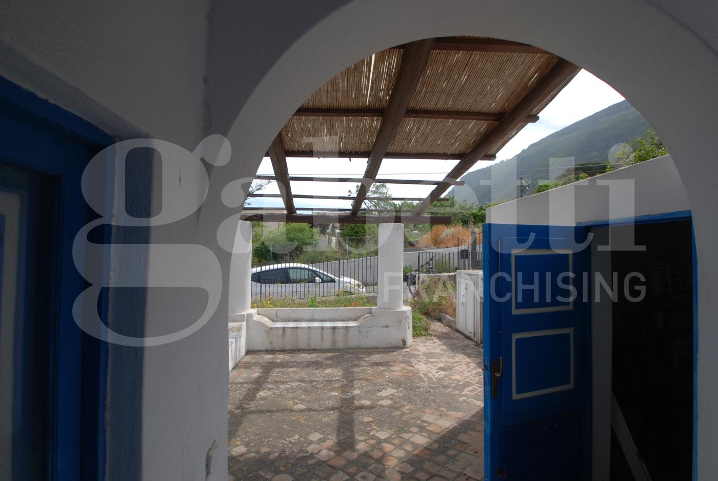 Terratetto unifamiliare in Via Conti 14, Malfa