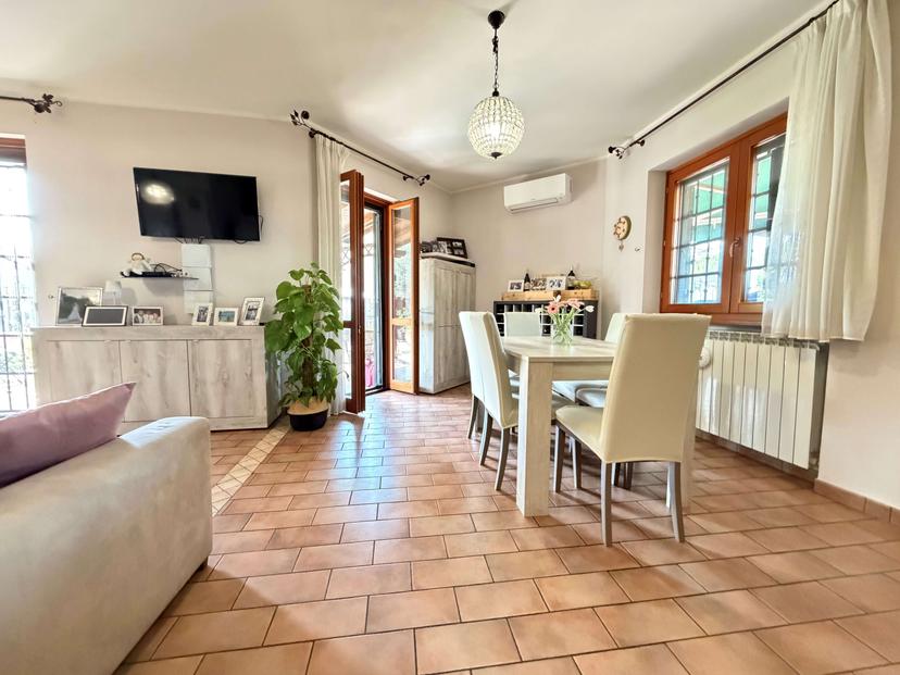 Porzione di villa in Via Pacinotti, Spoleto — foto 3 di 5