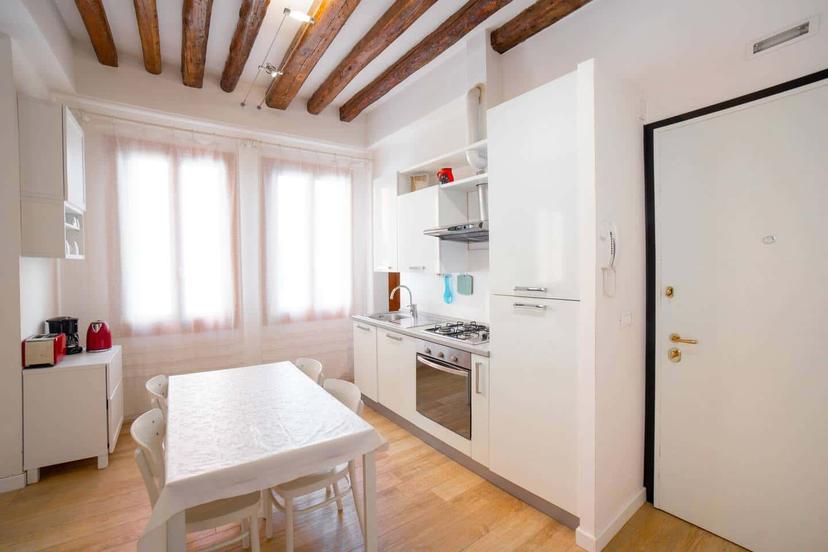 Monolocale in Calle Lion 3385, Venezia