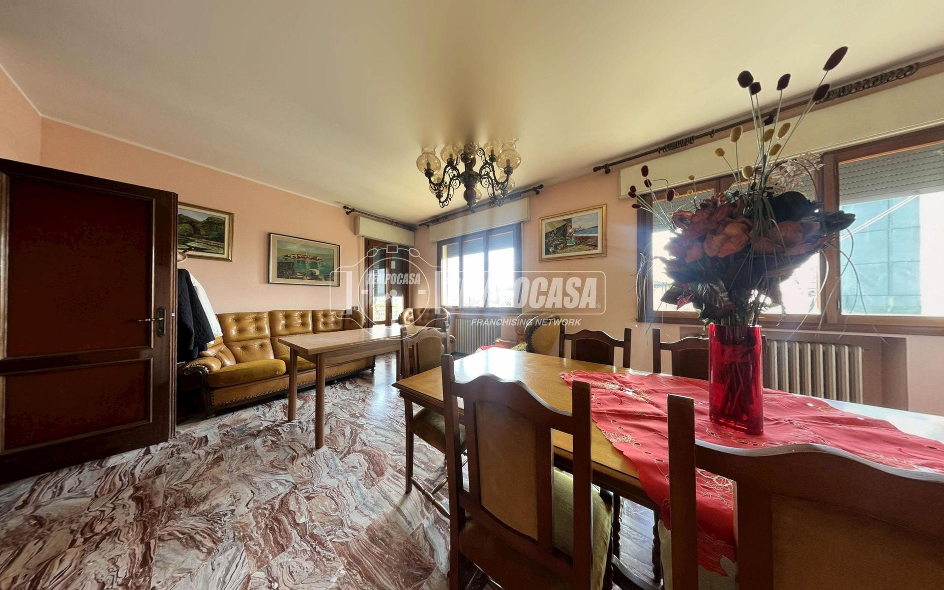 Casa indipendente, Vo'
