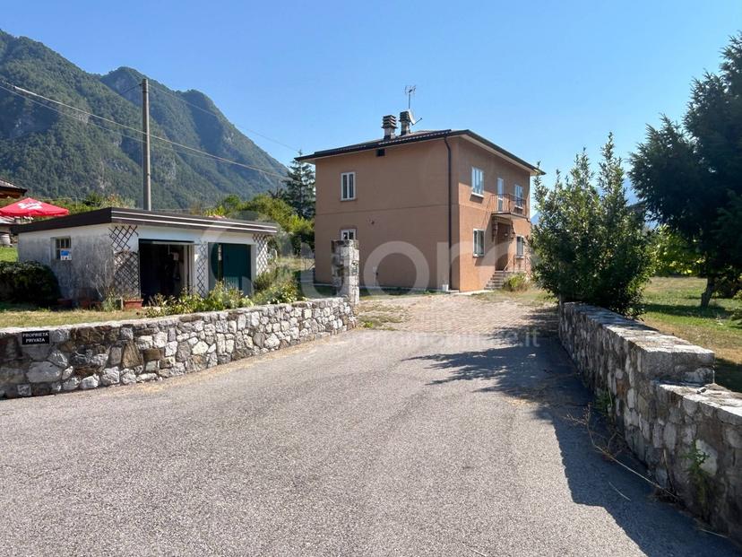 Casa indipendente in Via Nazionale 3, Amaro — foto 4 di 5
