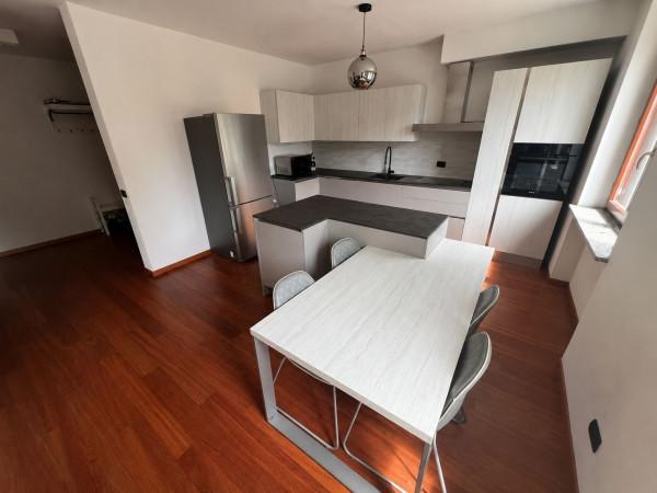 Trilocale in Via del Legorino, Sesto Calende