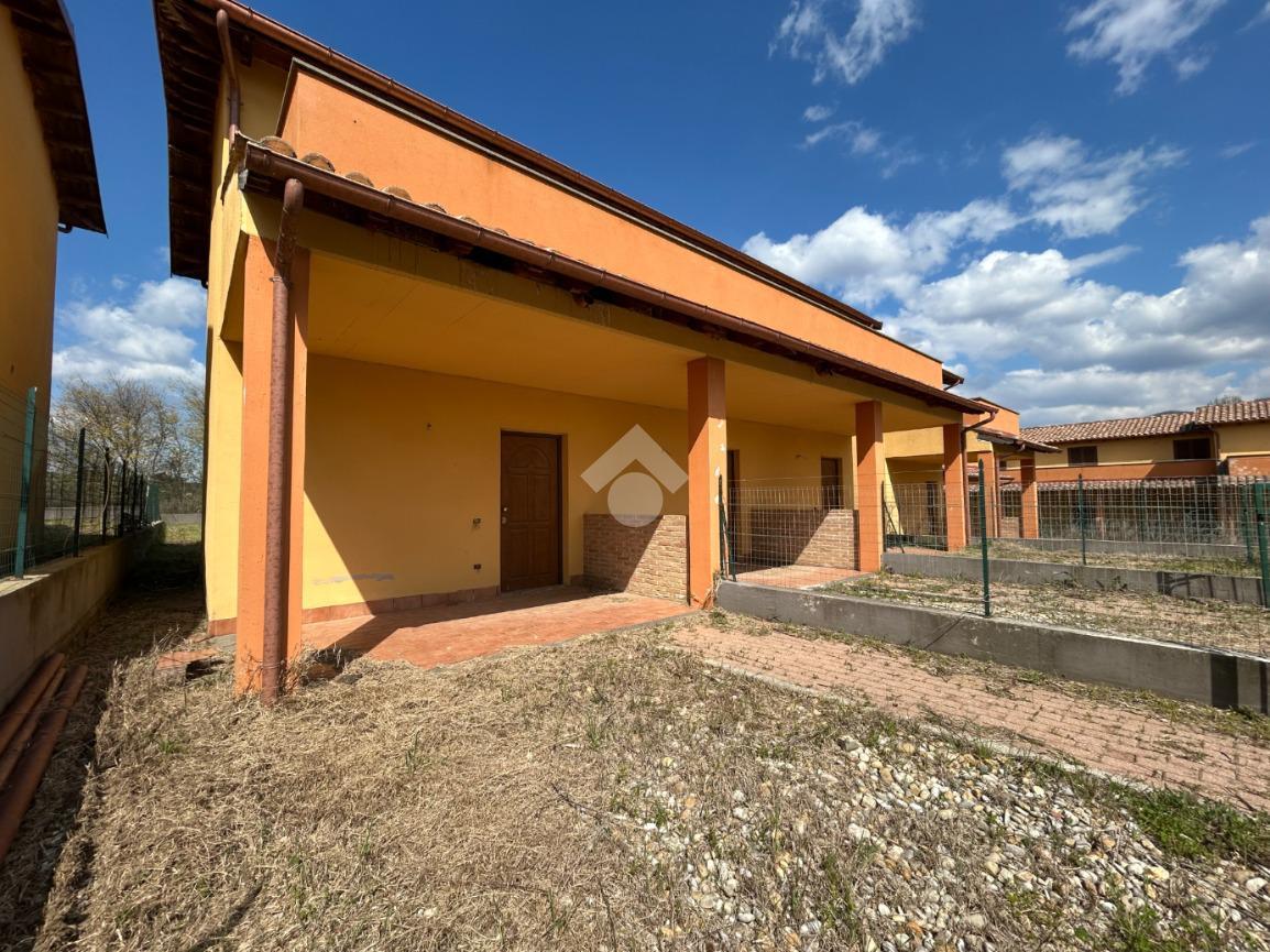 Villa a schiera in Vocabolo Casanova 19, Montecastrilli