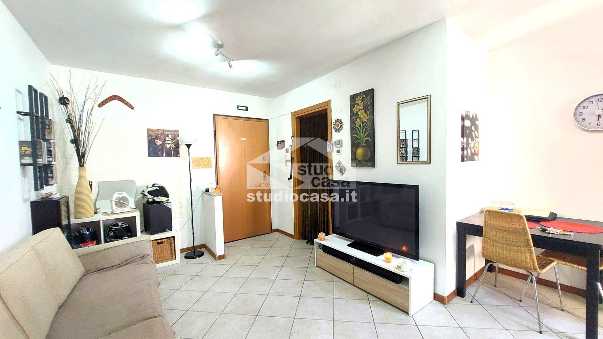 Bilocale in Via Adige, Ala