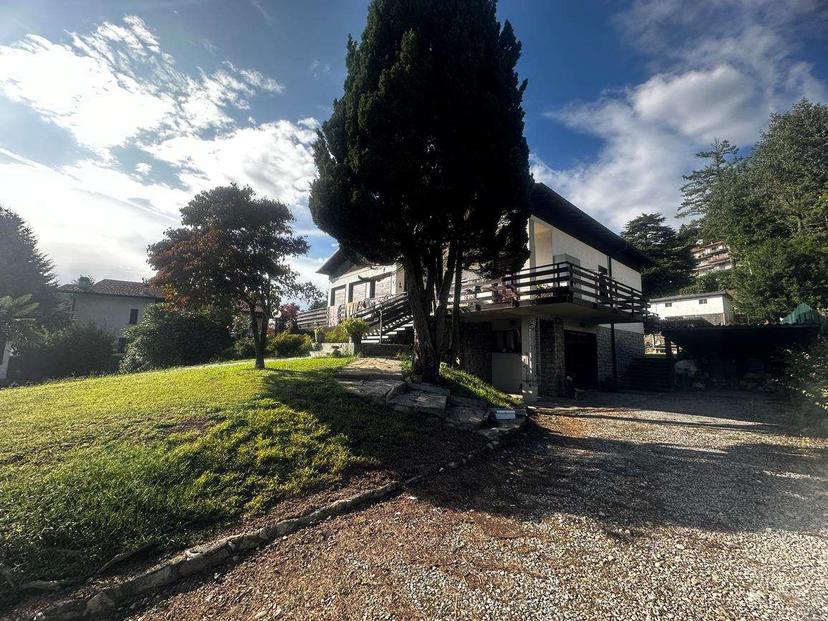 Villa unifamiliare in Via Tenente Rigamonti 32, Centro Valle Intelvi — foto 4 di 5