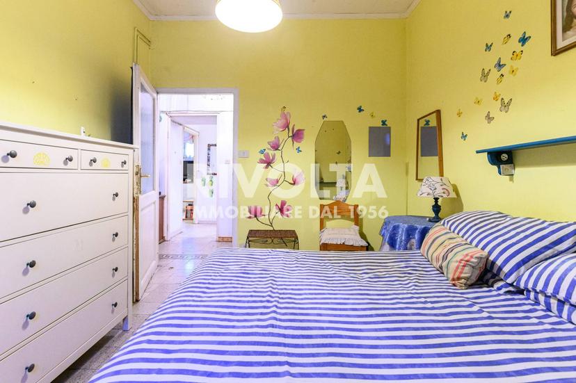 Trilocale in Via Nemorense, Roma