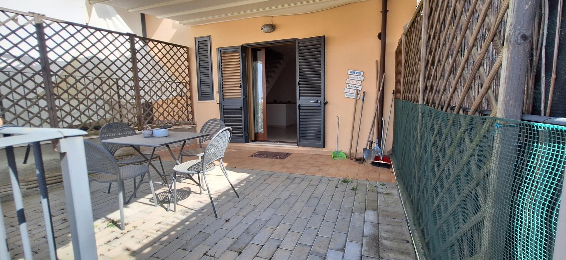 Casa indipendente in Strada Eugenio Montale, Rapolano Terme