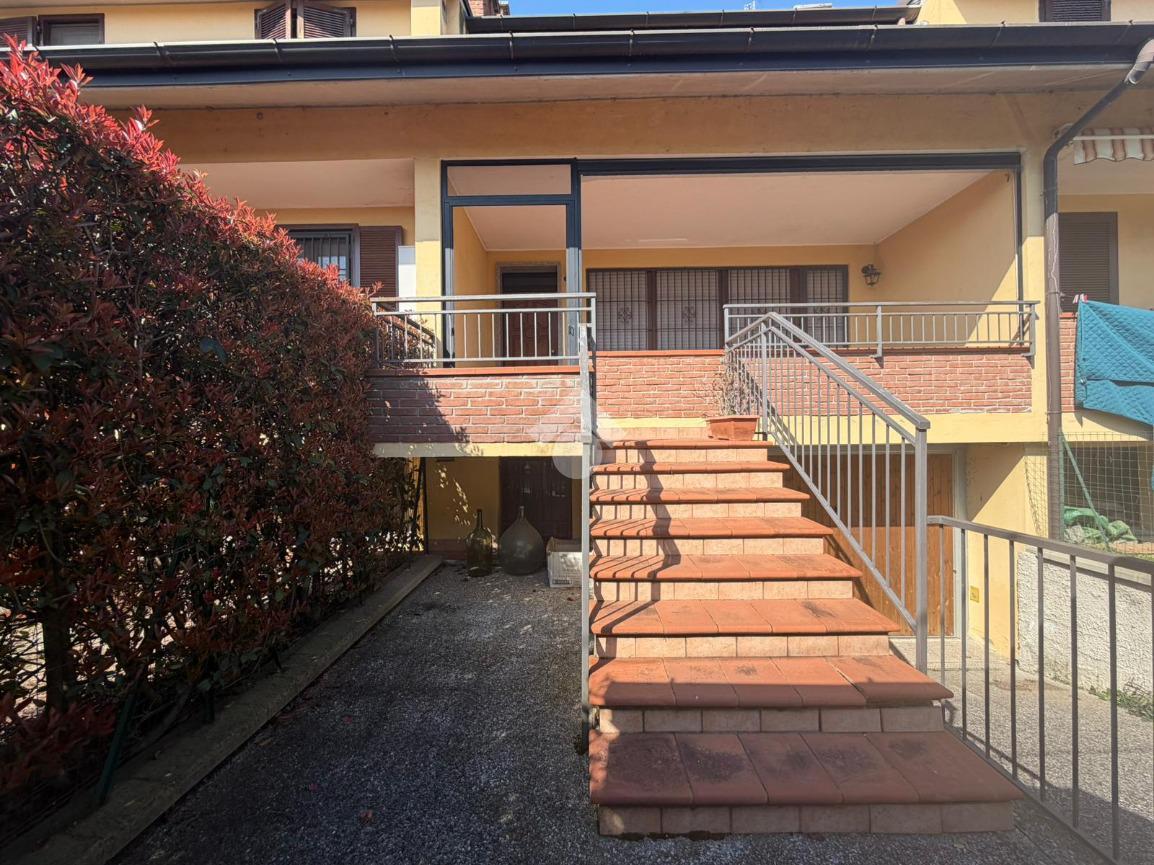 Villa a schiera in Via Kennedy 4, Bereguardo