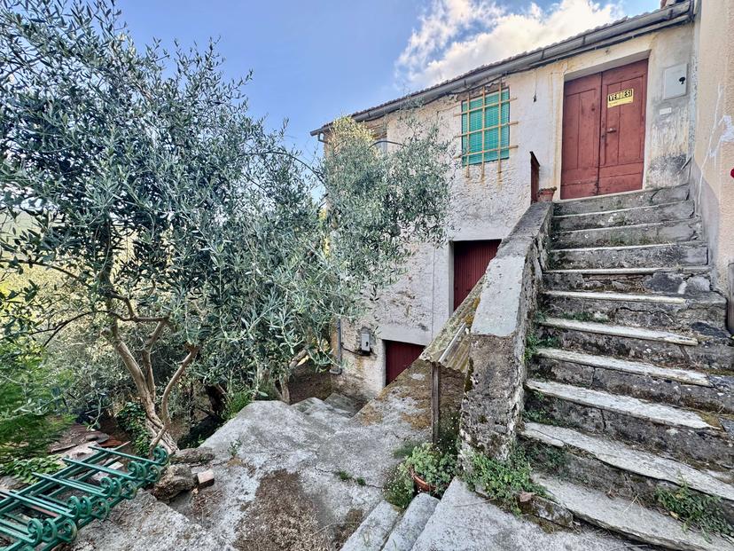 Casa indipendente in Via San Giorgio 22, Pieve di Teco