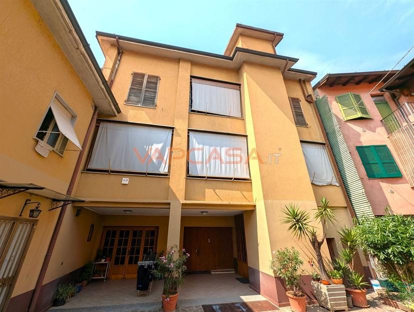 Casa indipendente in Piazza Papa Giovanni XXIII, Ciserano — foto 3 di 5