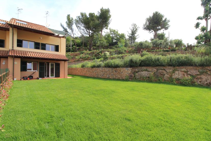 Villa a schiera in Via Raboa, Cisano sul Neva — foto 2 di 5