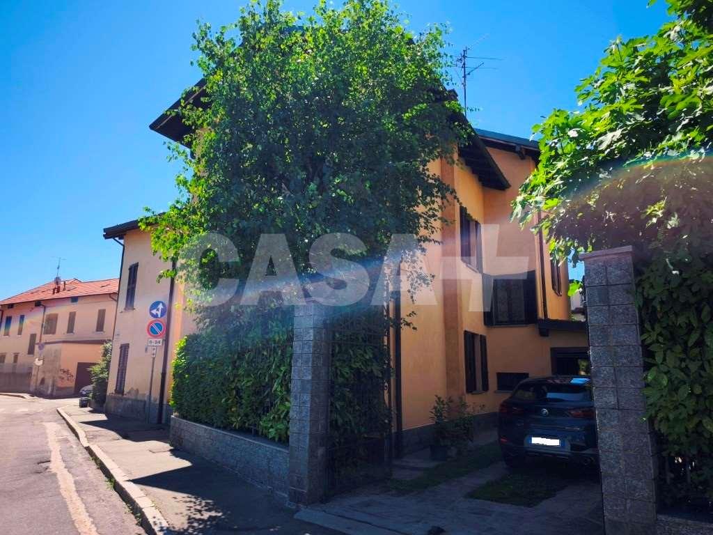 Casa indipendente in Via Brunico  96, Varese